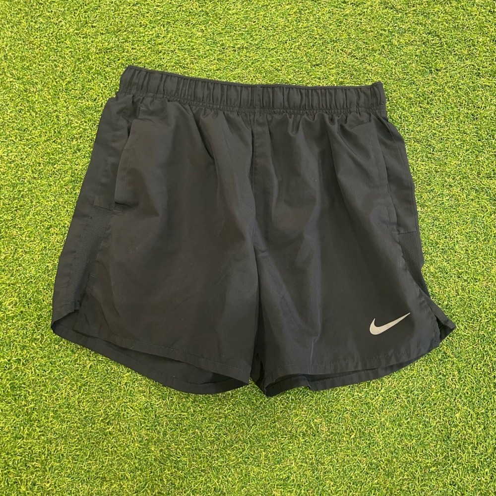 Nike Mens Black Running Shorts Size M 5 Inch Inseam Pockets Reflective Swoosh